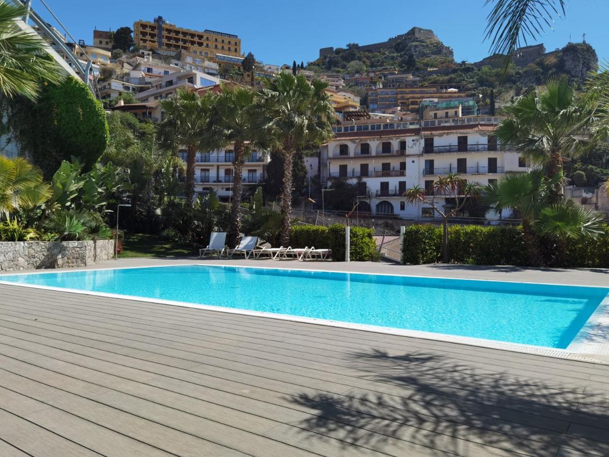 Minerva Luxury Apartment & Tulipan Apartment By Taormina Holidays Екстериор снимка