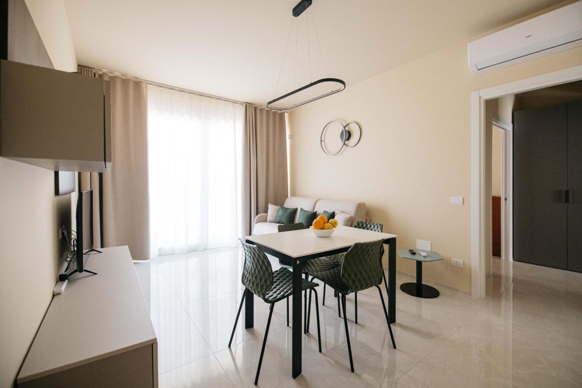 Minerva Luxury Apartment & Tulipan Apartment By Taormina Holidays Екстериор снимка