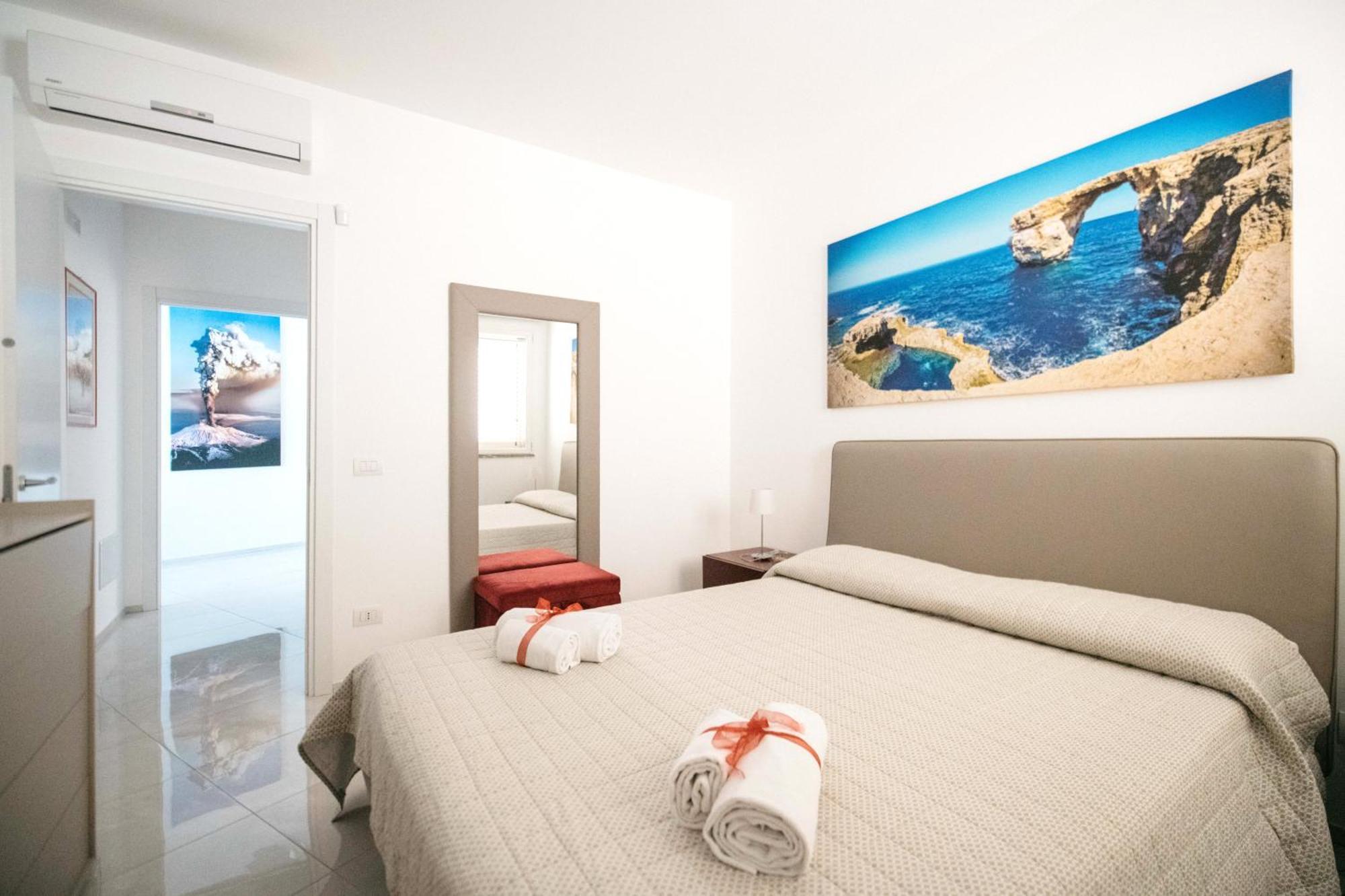 Minerva Luxury Apartment & Tulipan Apartment By Taormina Holidays Екстериор снимка