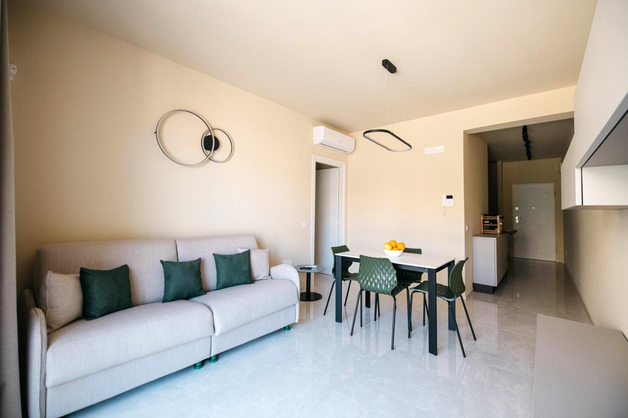 Minerva Luxury Apartment & Tulipan Apartment By Taormina Holidays Екстериор снимка